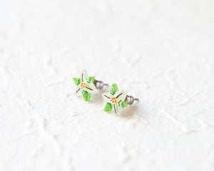 Petite Fleurs: Trillium White Flower Stud Earrings