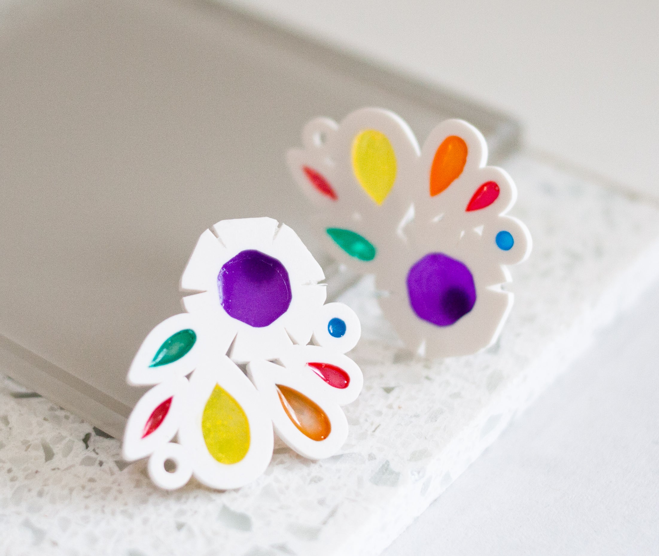 VIOLET : Vintage-Inspired floral contemporary statement earrings